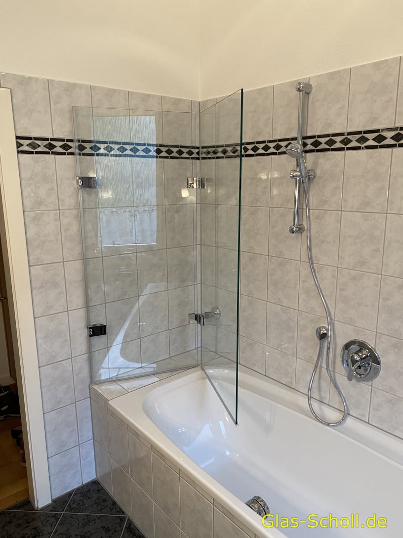 2 teilige Faltdusche an der Wanne von www.glas-scholl.de