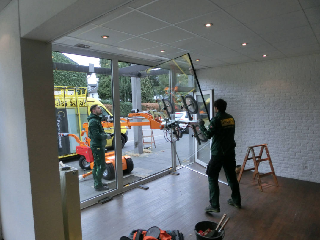 Glasmontage mit dem Smartlifter von Glas Scholl